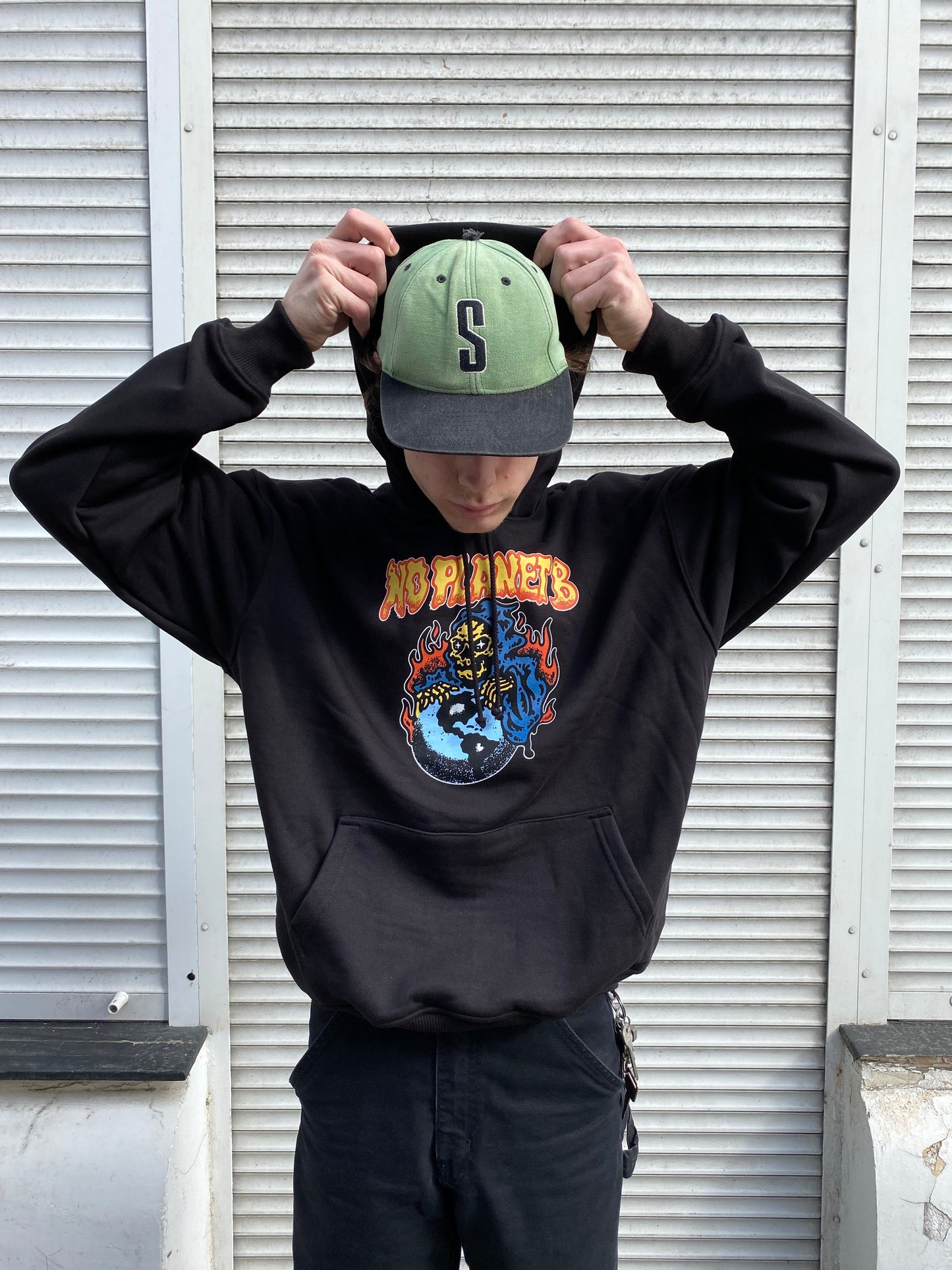 NO PLANET B HOODIE SCHWARZ