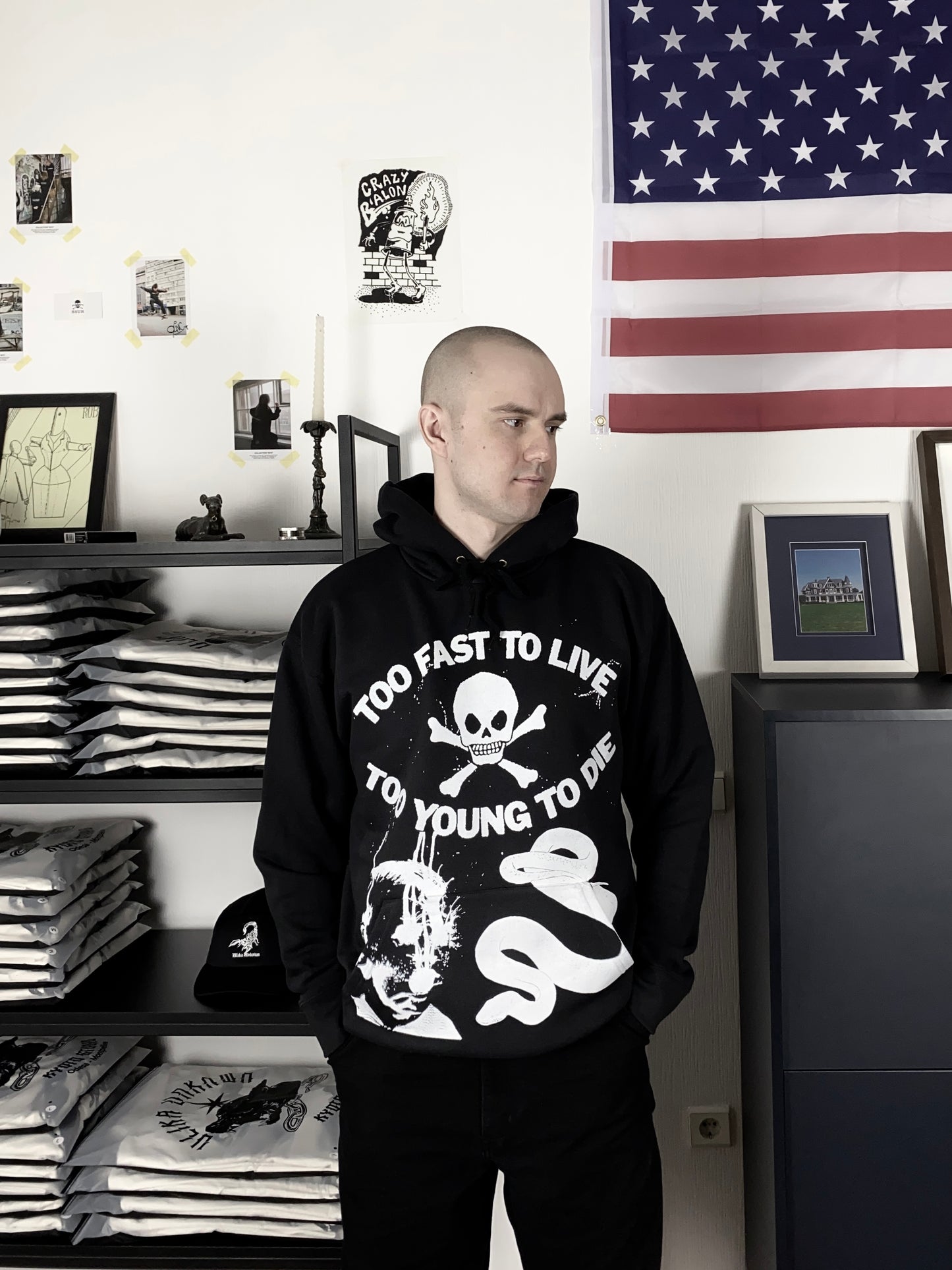 TOO FAST HOODIE SCHWARZ