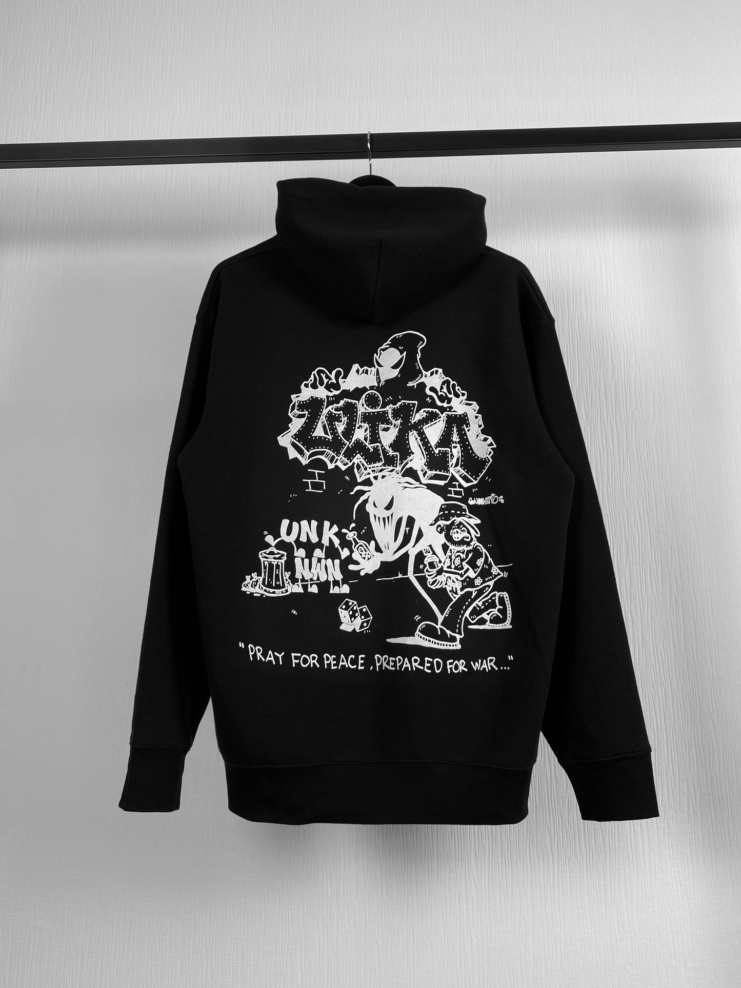 PRAY HOODIE SCHWARZ