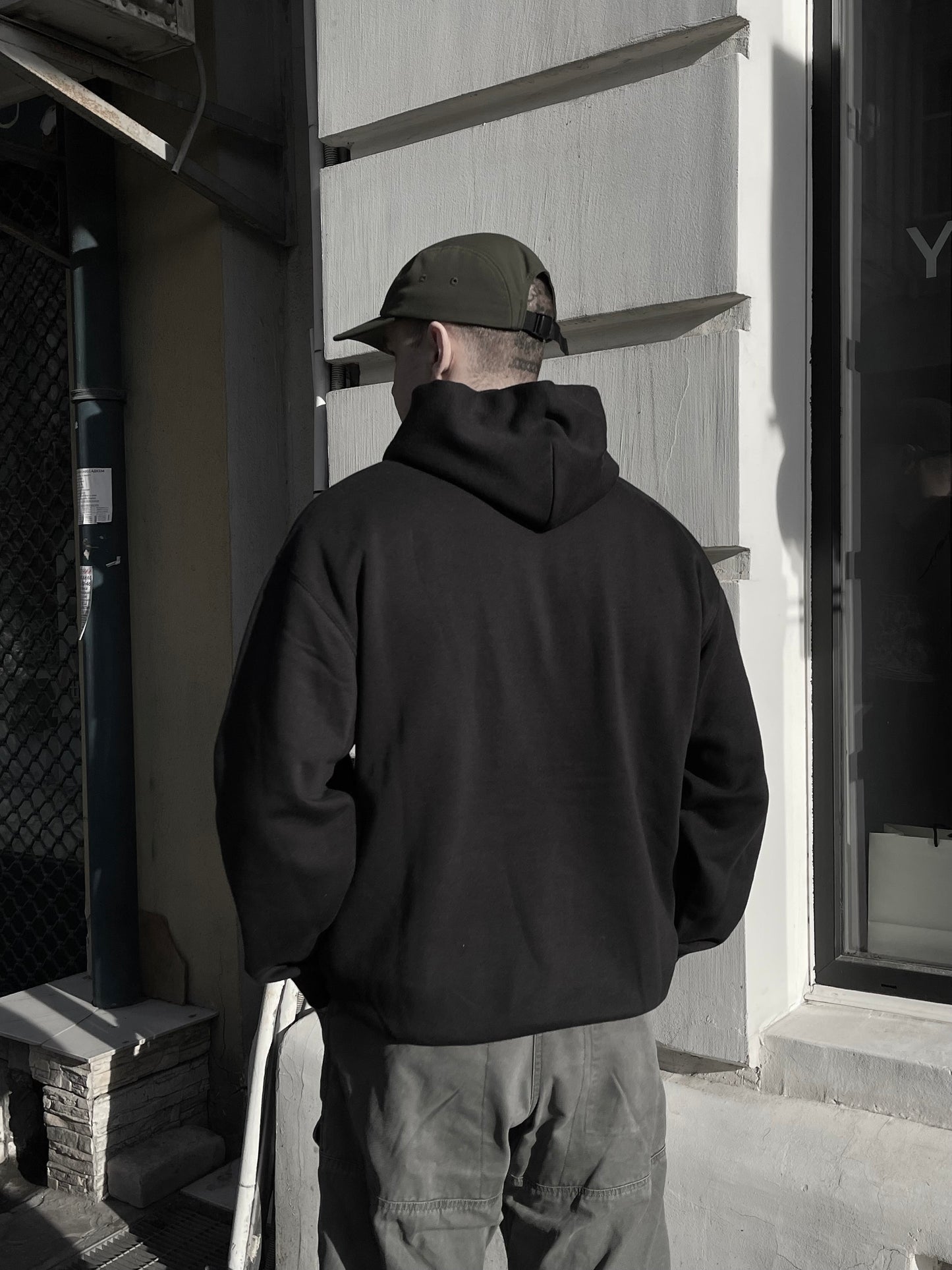 THROW UP HOODIE SCHWARZ