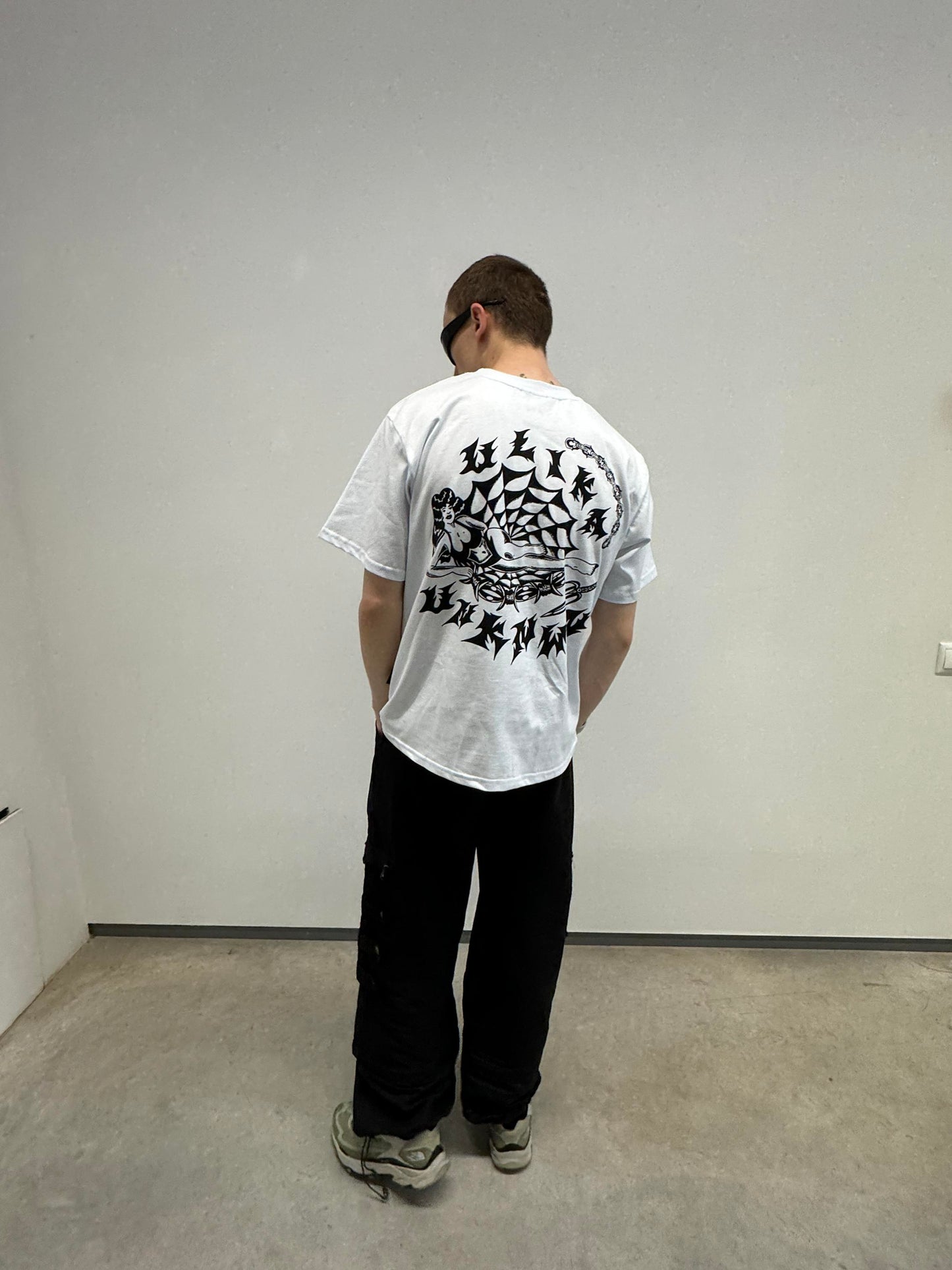 COBWEB T-SHIRT WEISS