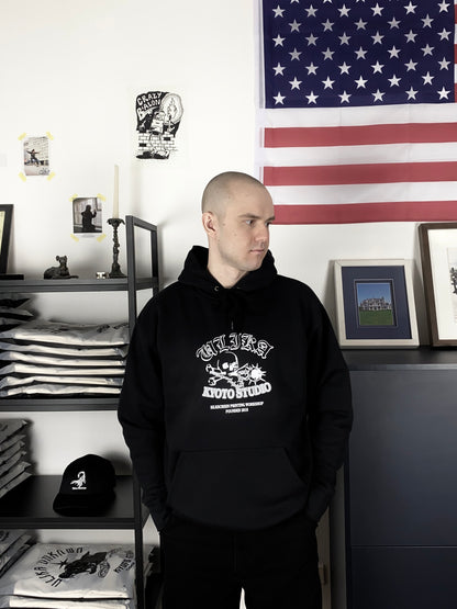 WORKSHOP HOODIE SCHWARZ