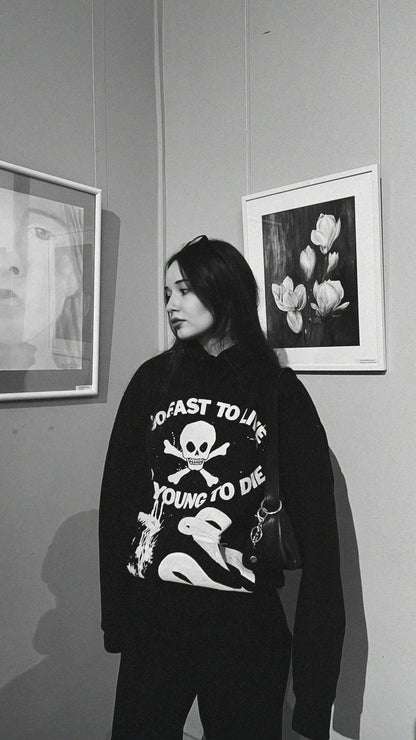 TOO FAST HOODIE SCHWARZ