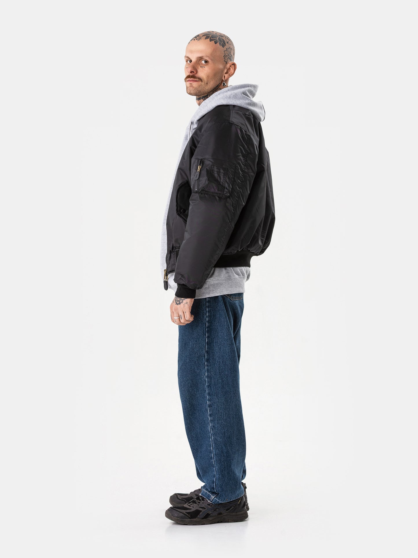 BASIC BOMBER JACKET